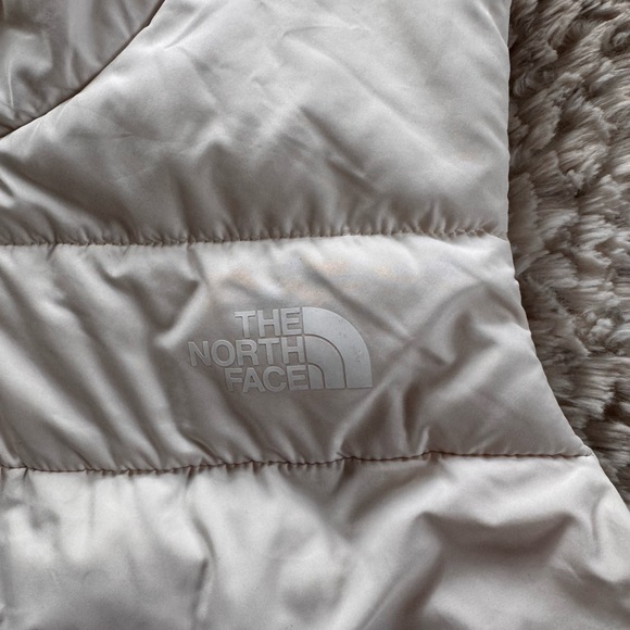 The North Face Cream Puffer Vest - Picture 2 of 6